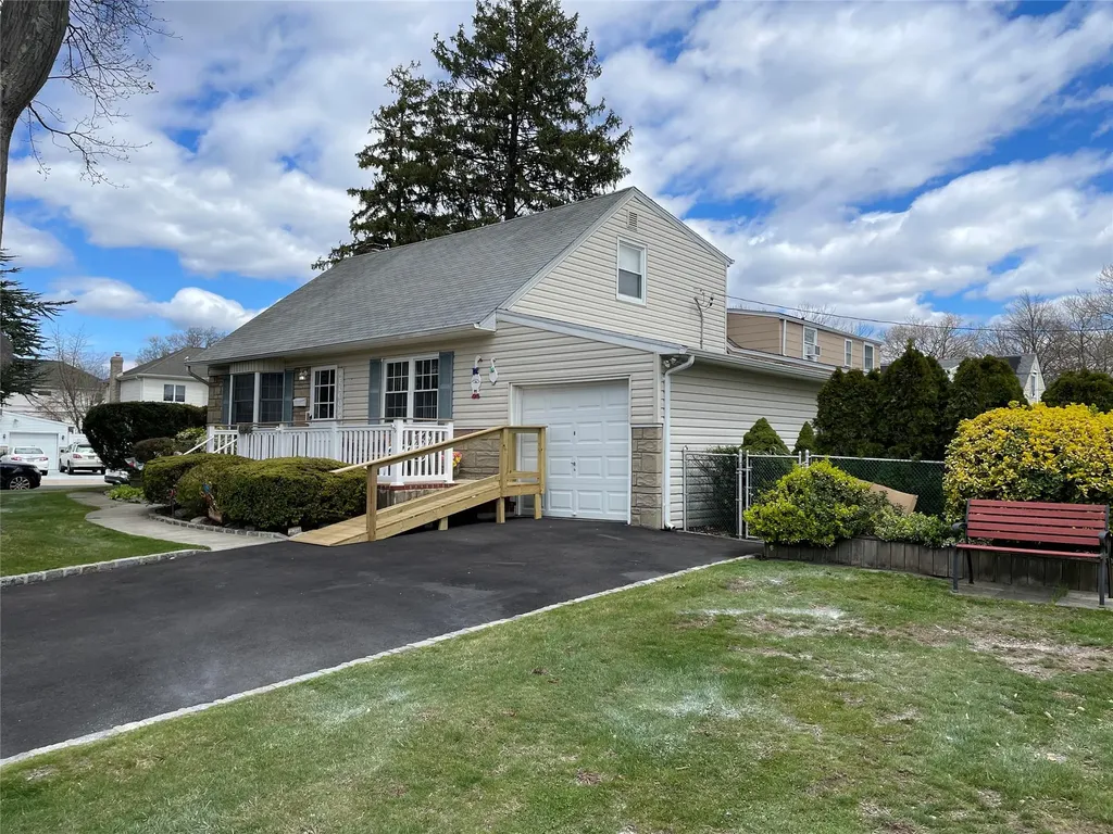 1825 Dover Road Wantagh NY 11793