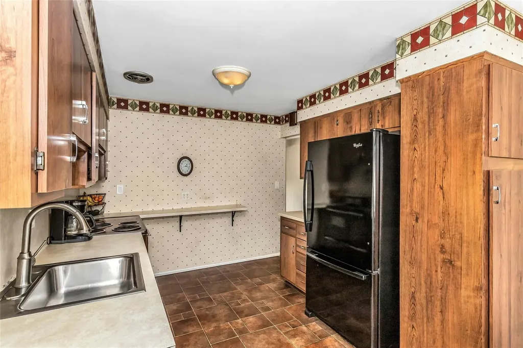 139 Roxton Road Plainview NY 11803