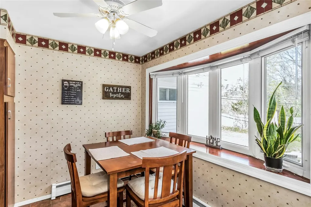 139 Roxton Road Plainview NY 11803