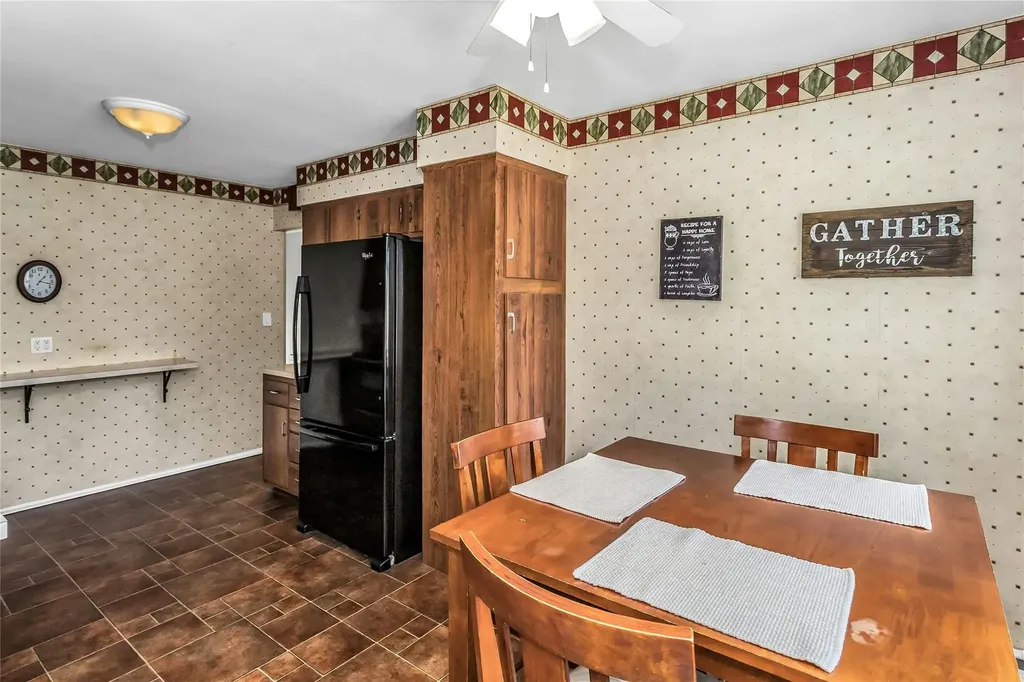 139 Roxton Road Plainview NY 11803