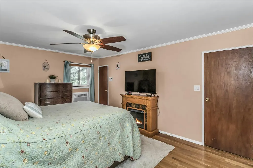 139 Roxton Road Plainview NY 11803