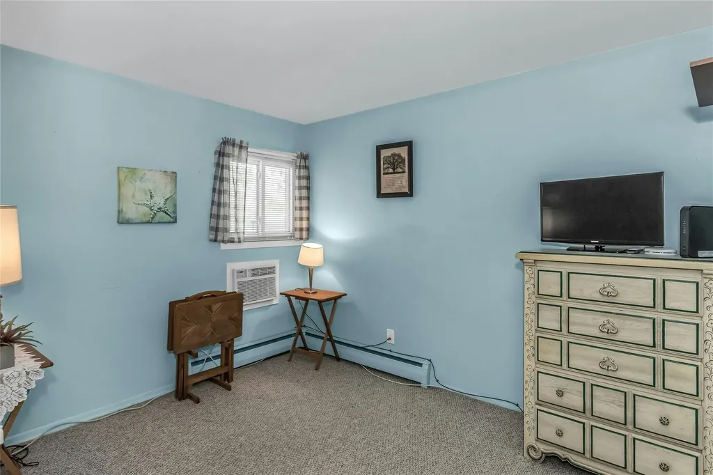 139 Roxton Road Plainview NY 11803