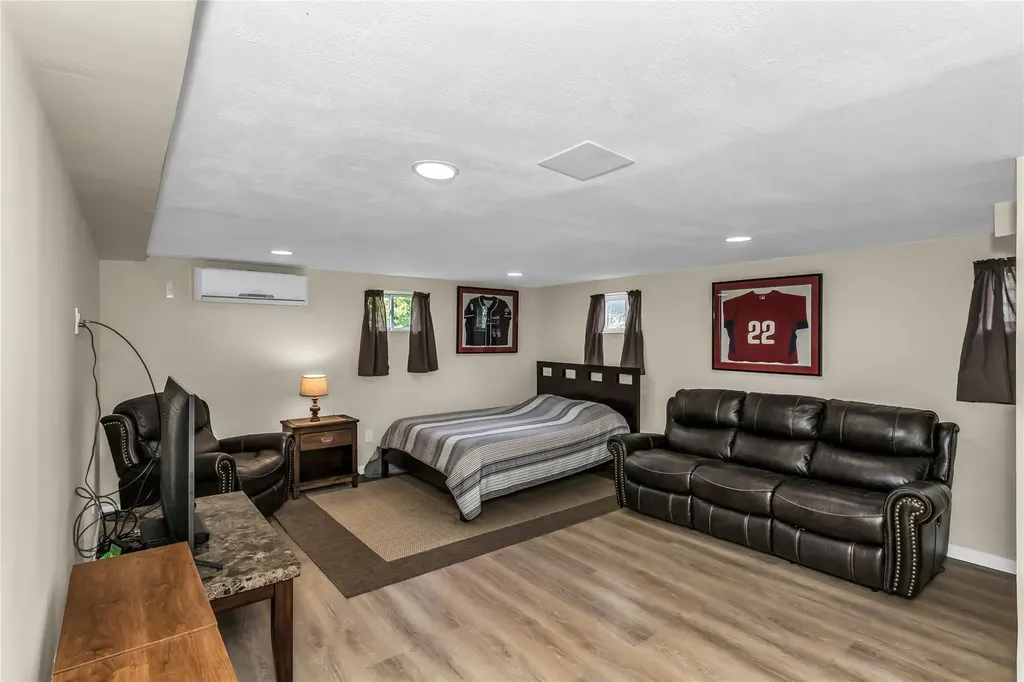 139 Roxton Road Plainview NY 11803