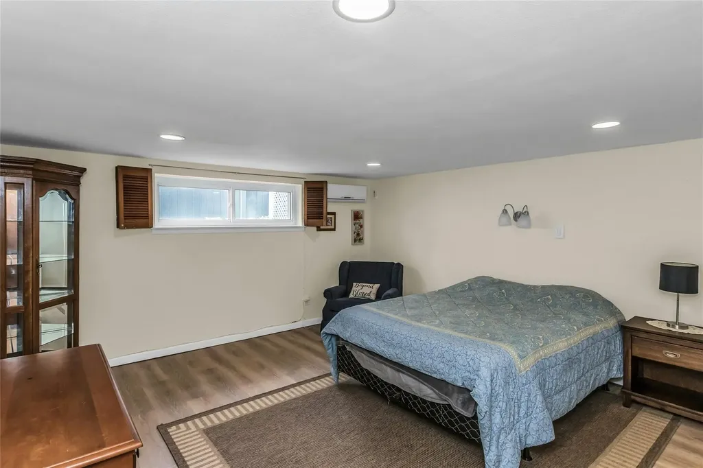 139 Roxton Road Plainview NY 11803