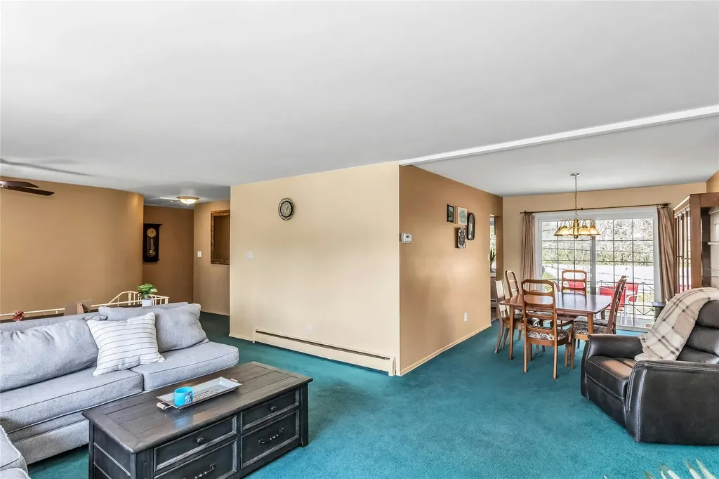 139 Roxton Road Plainview NY 11803