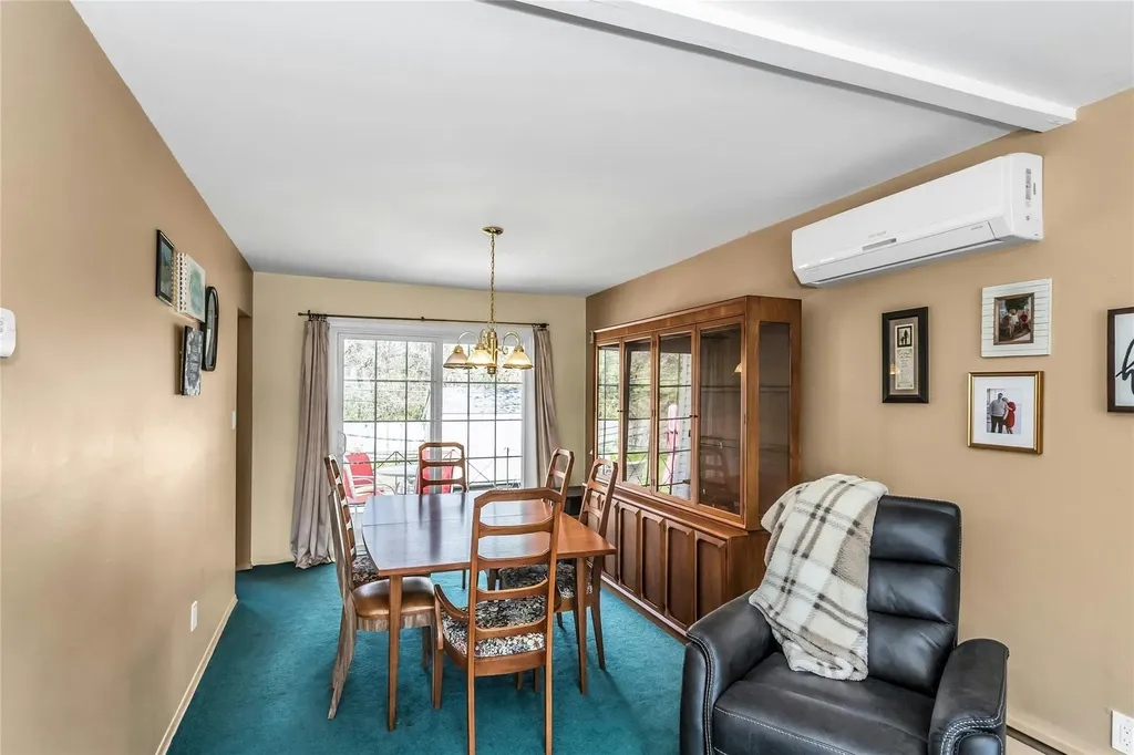 139 Roxton Road Plainview NY 11803