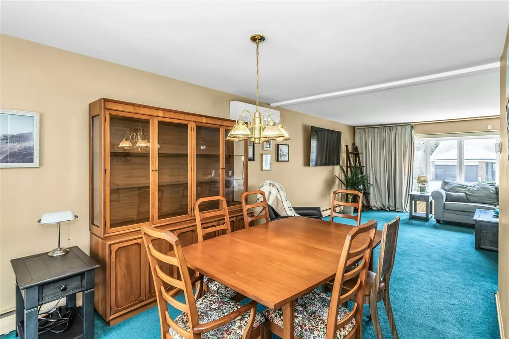 139 Roxton Road Plainview NY 11803