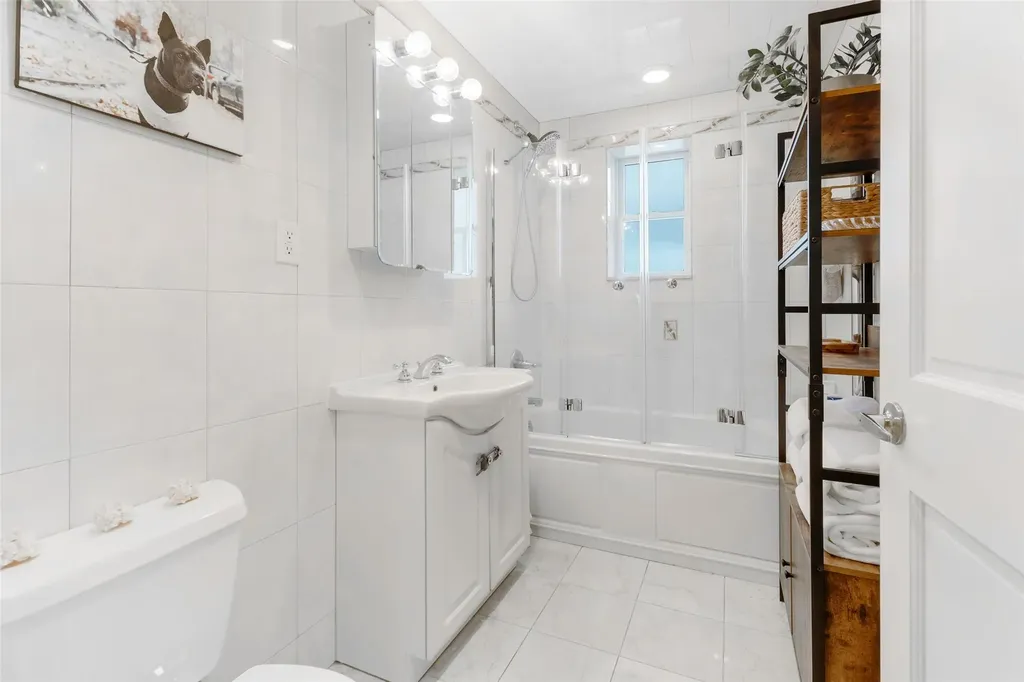143 Avenue O Brooklyn NY 11204