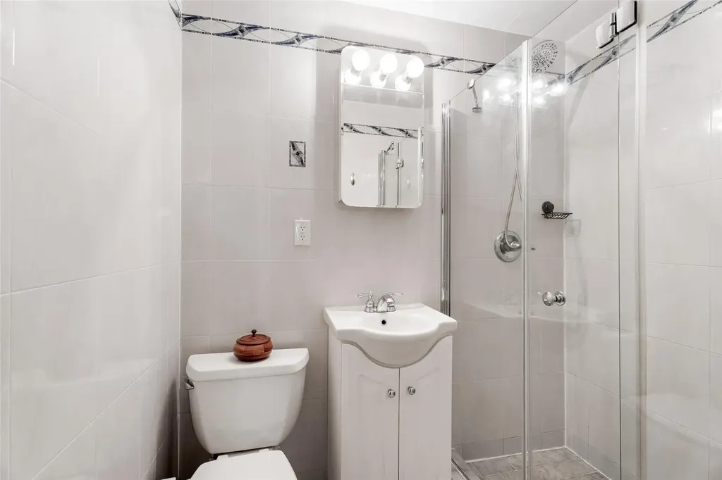 143 Avenue O Brooklyn NY 11204