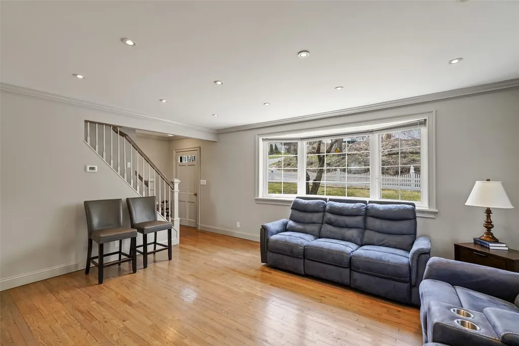 4 Perry Avenue White Plains NY 10603
