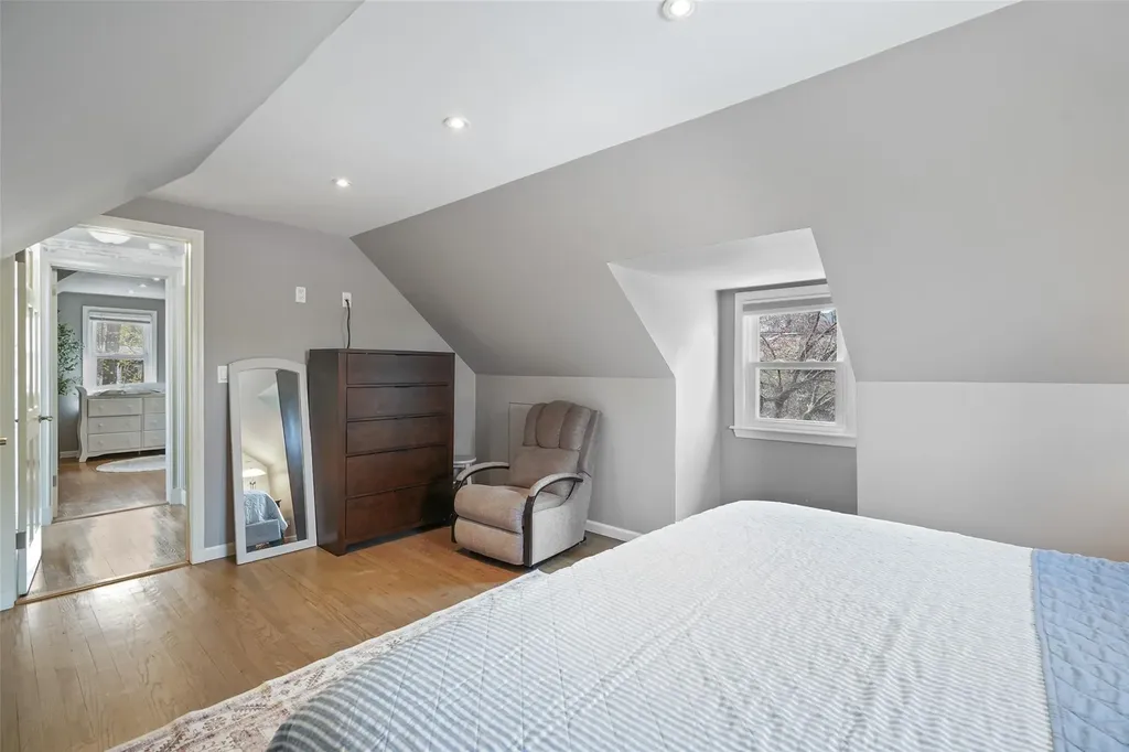 4 Perry Avenue White Plains NY 10603