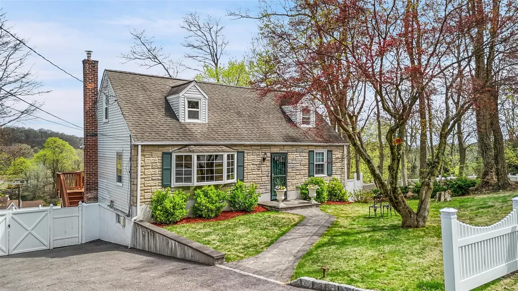 4 Perry Avenue White Plains NY 10603