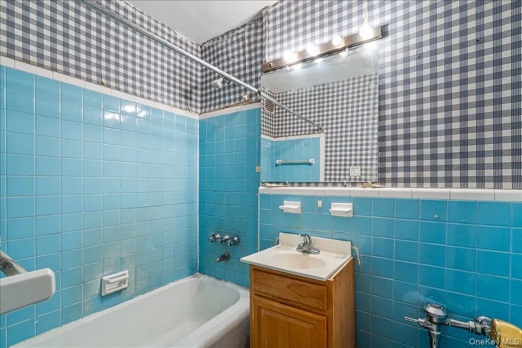 84-20 51st Avenue Elmhurst NY 11373