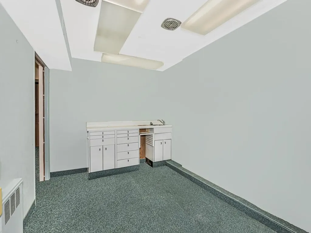 3060 Roberts Avenue Bronx NY 10461