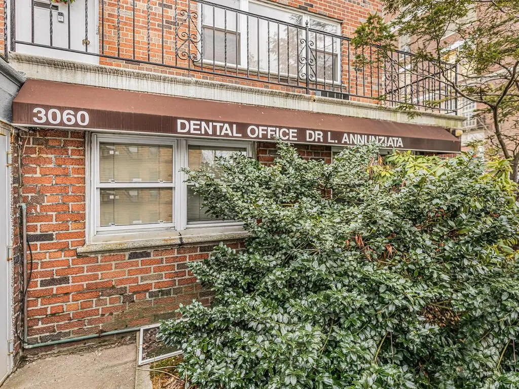 3060 Roberts Avenue Bronx NY 10461