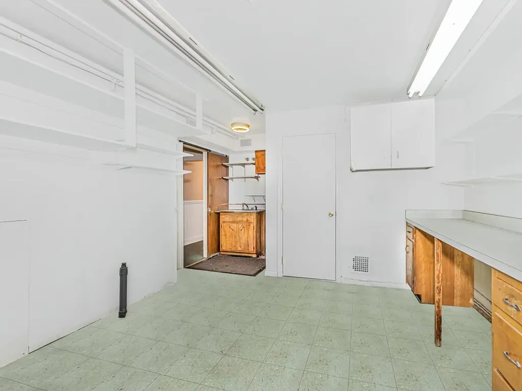 3060 Roberts Avenue Bronx NY 10461