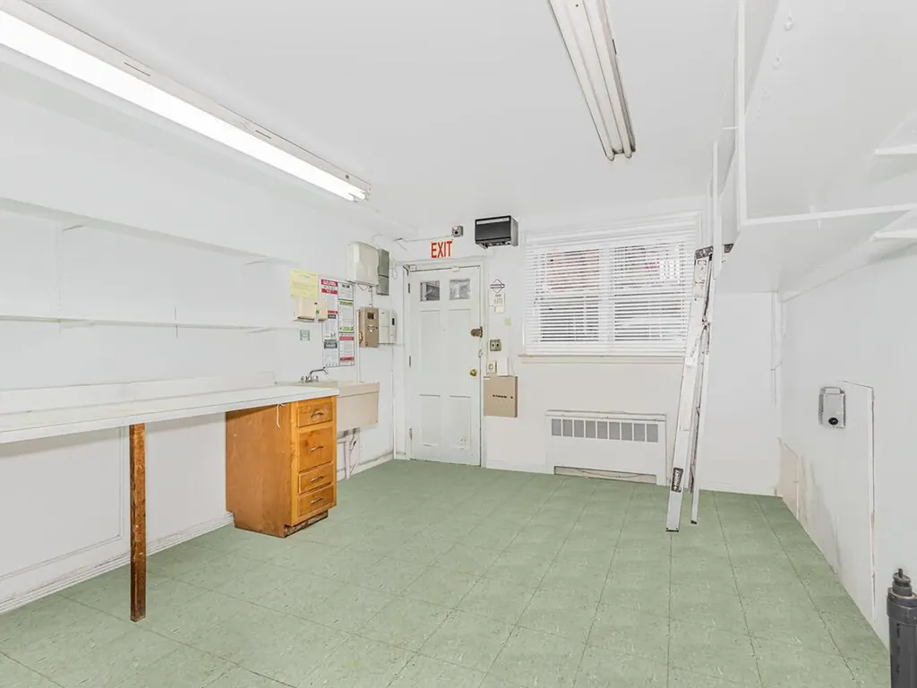 3060 Roberts Avenue Bronx NY 10461