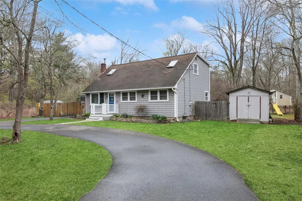 113 Ridge Road Ridge NY 11961