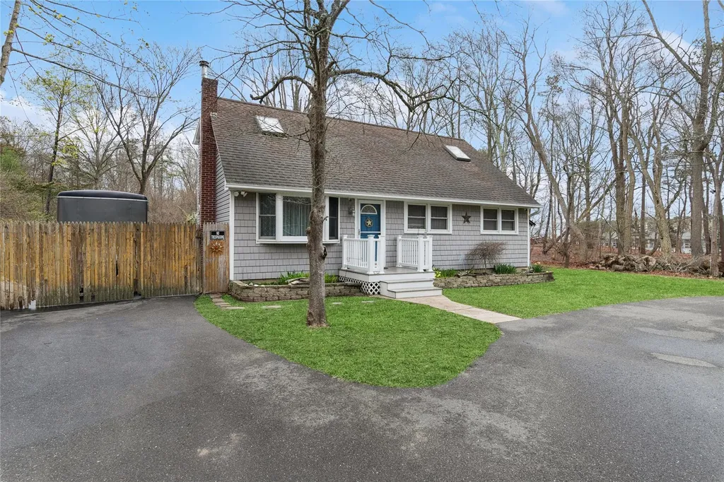 113 Ridge Road Ridge NY 11961