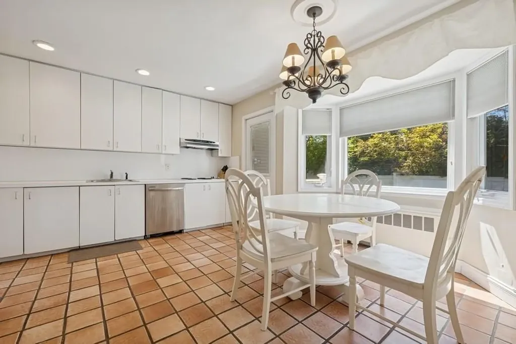 15 Mesa Road Syosset NY 11791