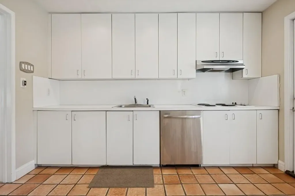 15 Mesa Road Syosset NY 11791
