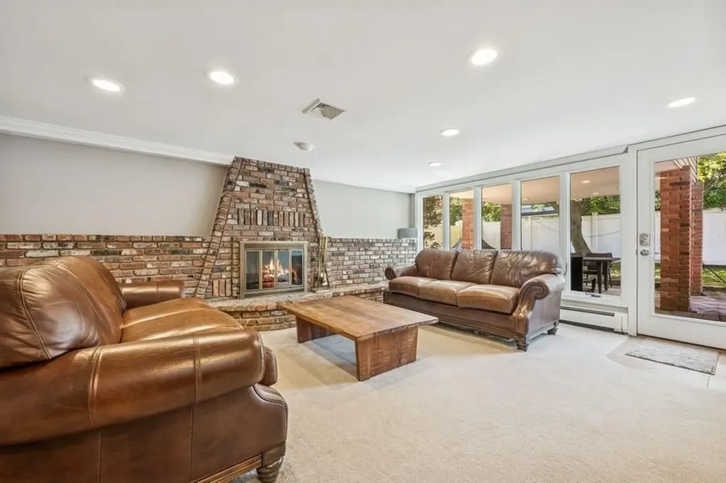 15 Mesa Road Syosset NY 11791