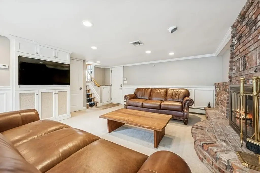 15 Mesa Road Syosset NY 11791