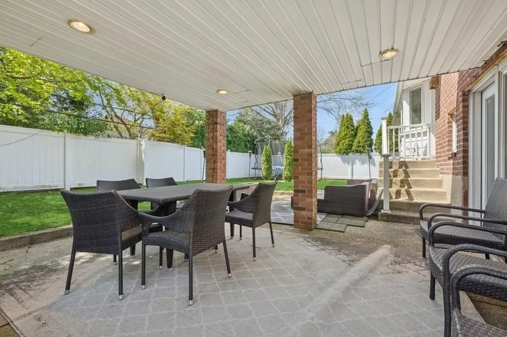 15 Mesa Road Syosset NY 11791