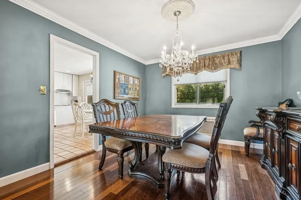 15 Mesa Road Syosset NY 11791
