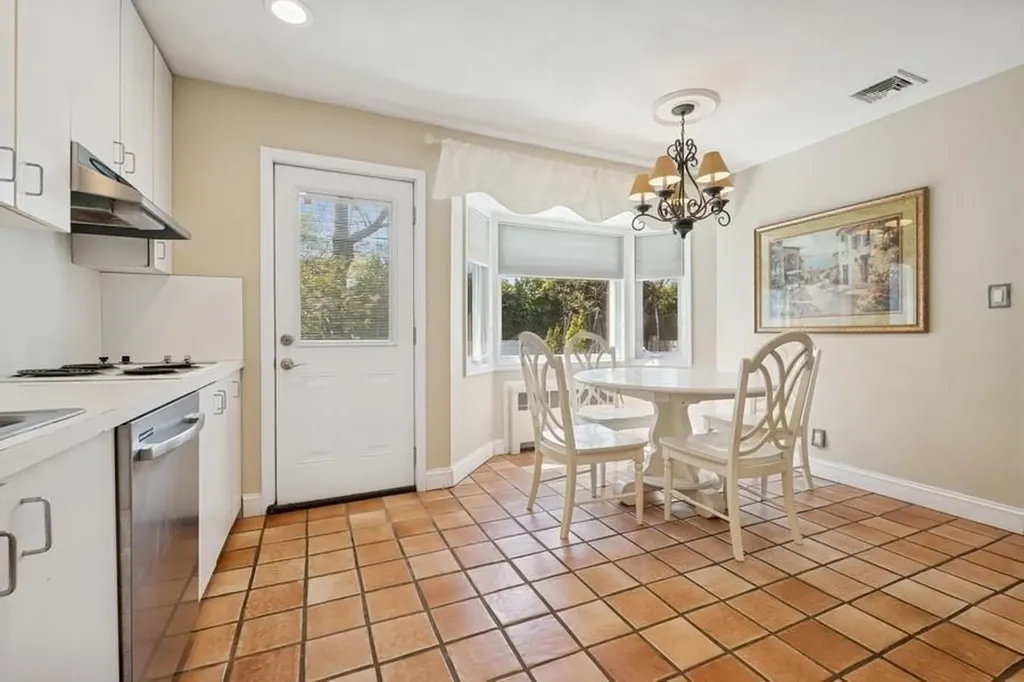 15 Mesa Road Syosset NY 11791