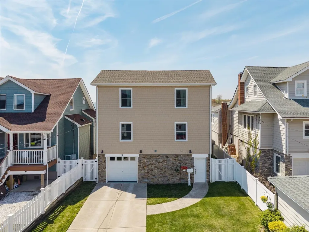 19 West Avenue Lawrence NY 11559