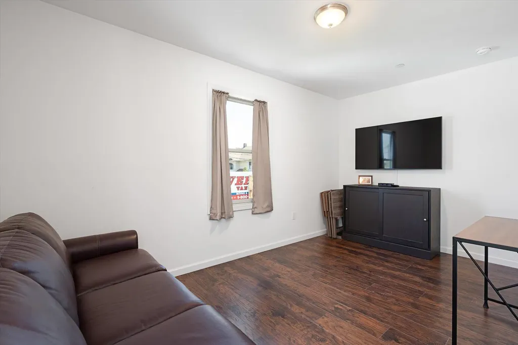 19 West Avenue Lawrence NY 11559