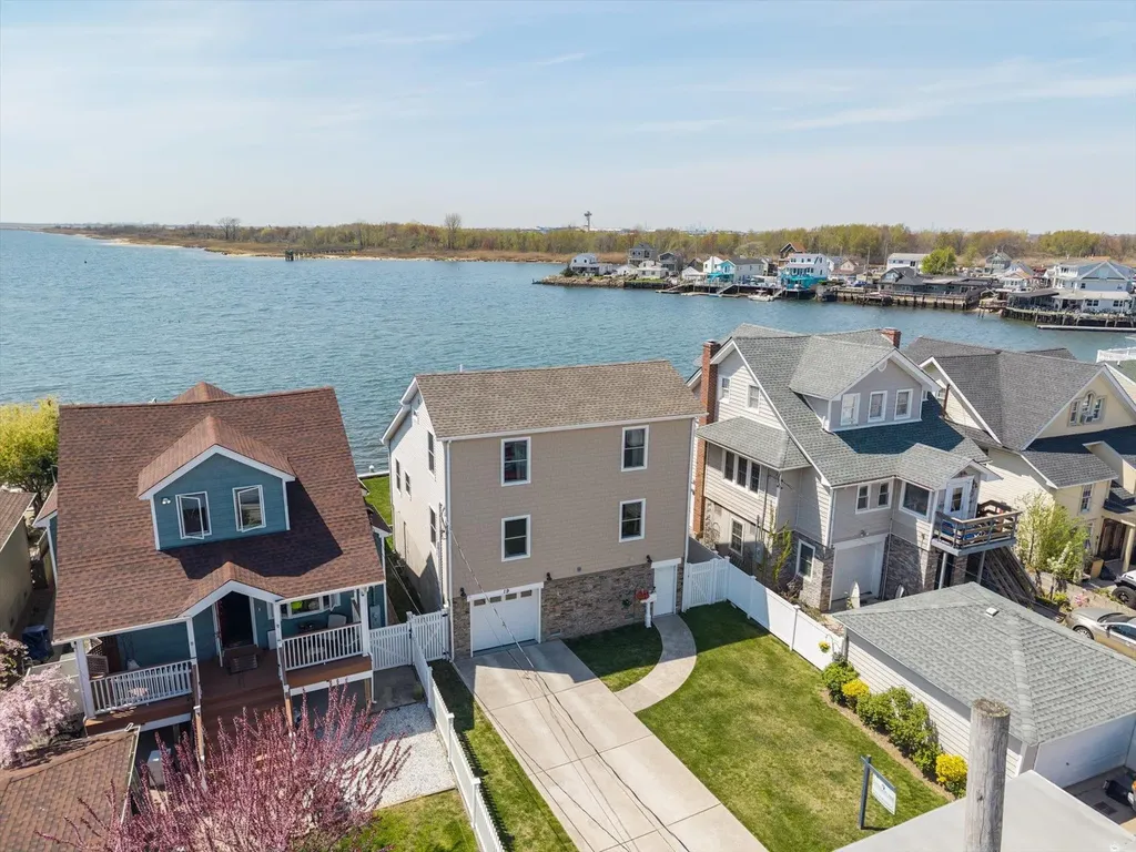 19 West Avenue Lawrence NY 11559