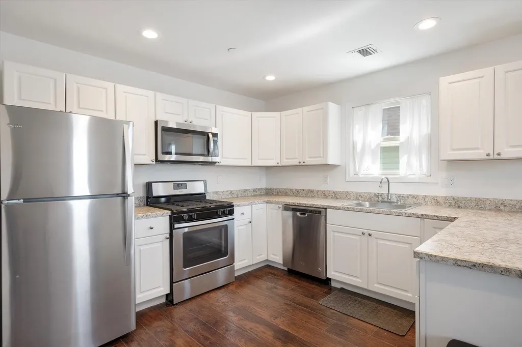 19 West Avenue Lawrence NY 11559