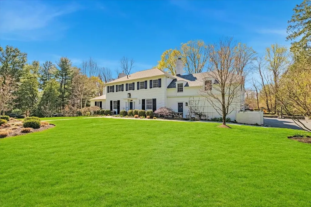 55 Deepwood Drive Chappaqua NY 10514