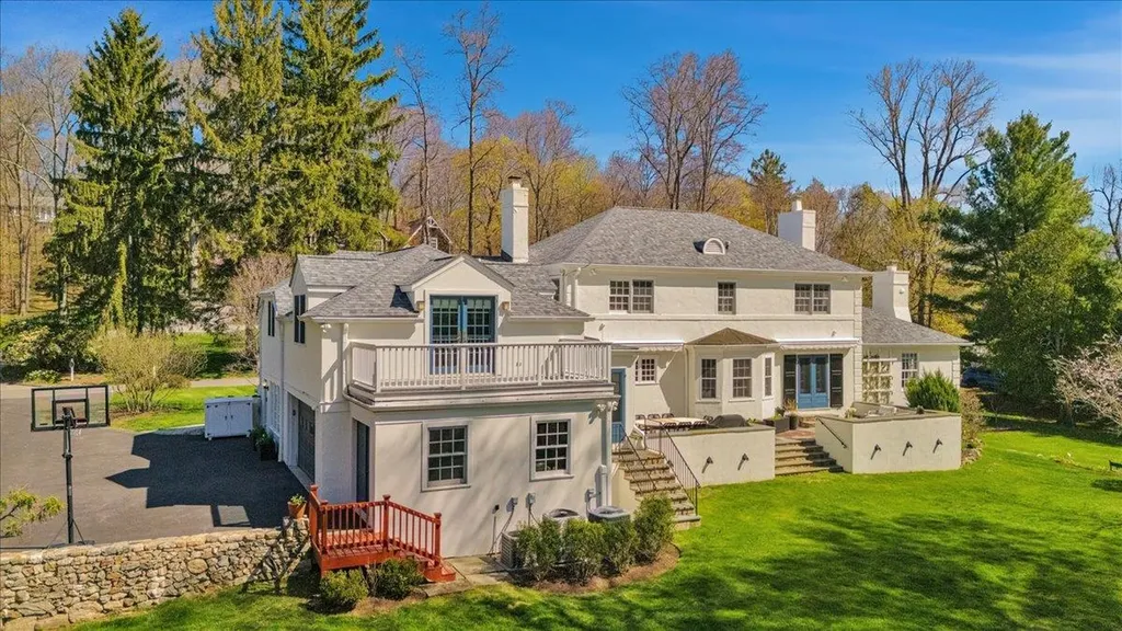55 Deepwood Drive Chappaqua NY 10514