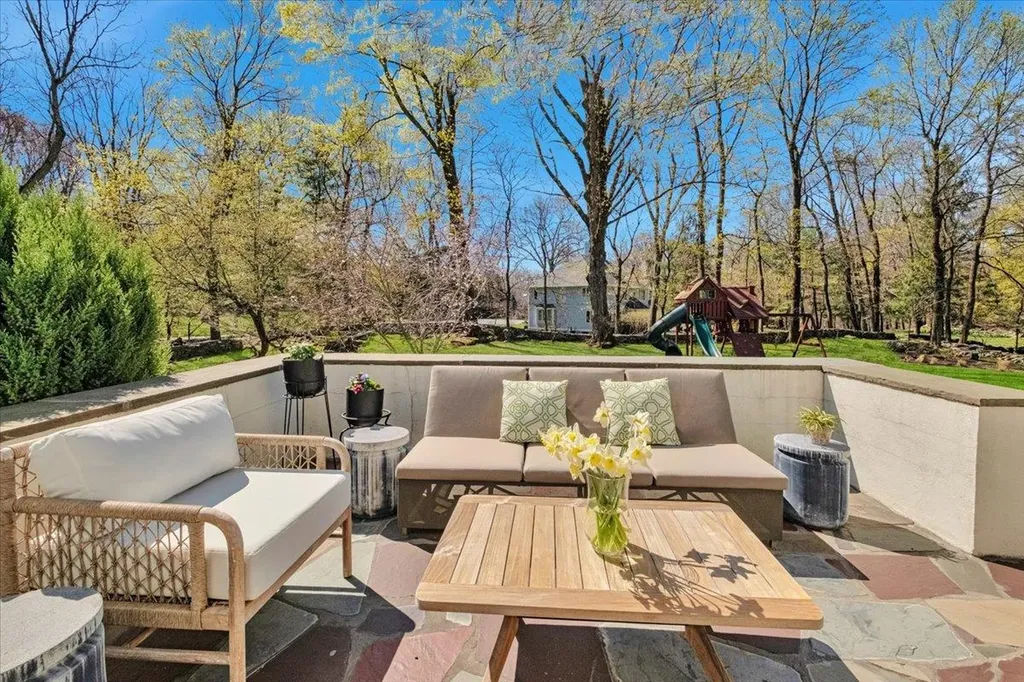 55 Deepwood Drive Chappaqua NY 10514