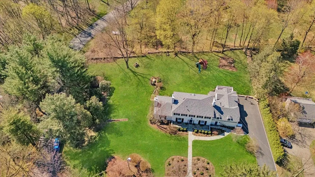 55 Deepwood Drive Chappaqua NY 10514