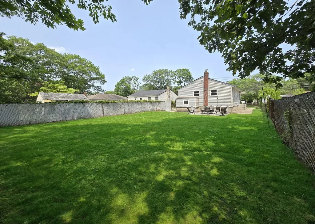 702 Johnson Avenue Ronkonkoma NY 11779