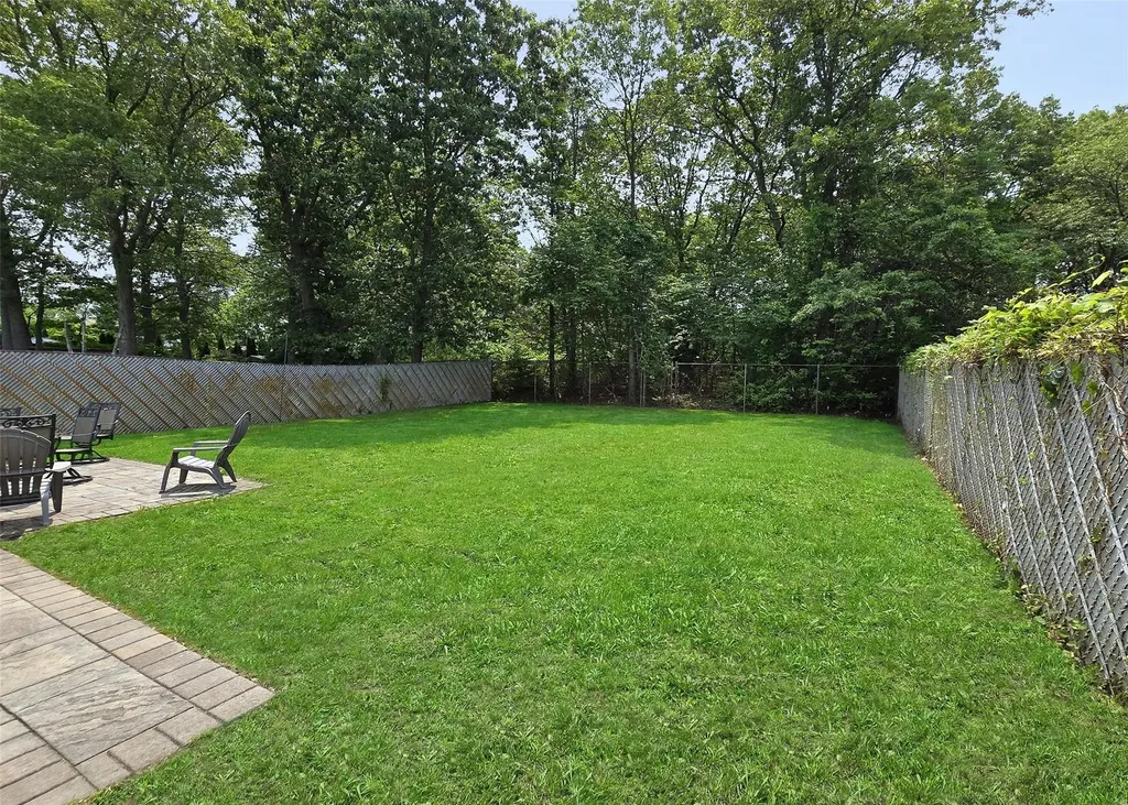 702 Johnson Avenue Ronkonkoma NY 11779