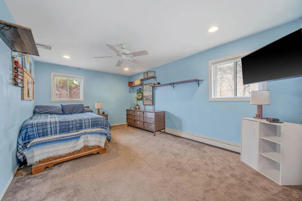 42 Pitt Avenue Deer Park NY 11729