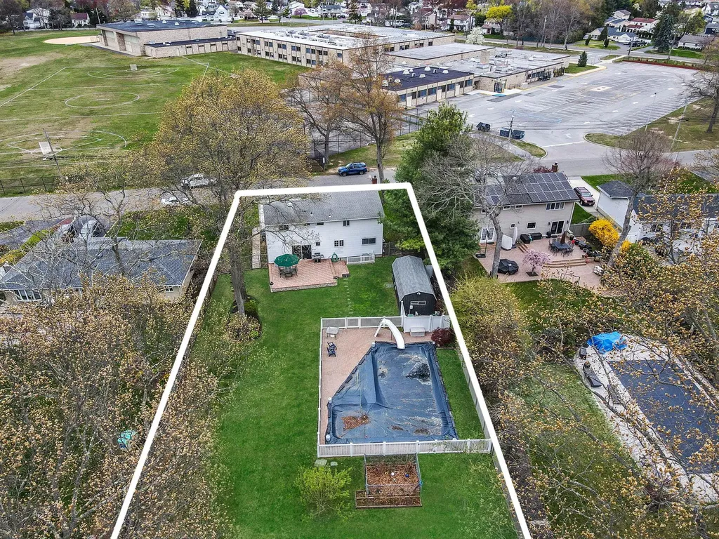 42 Pitt Avenue Deer Park NY 11729