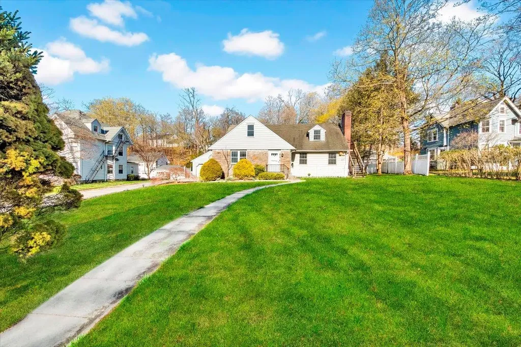 215 Grove Street Mount Kisco NY 10549