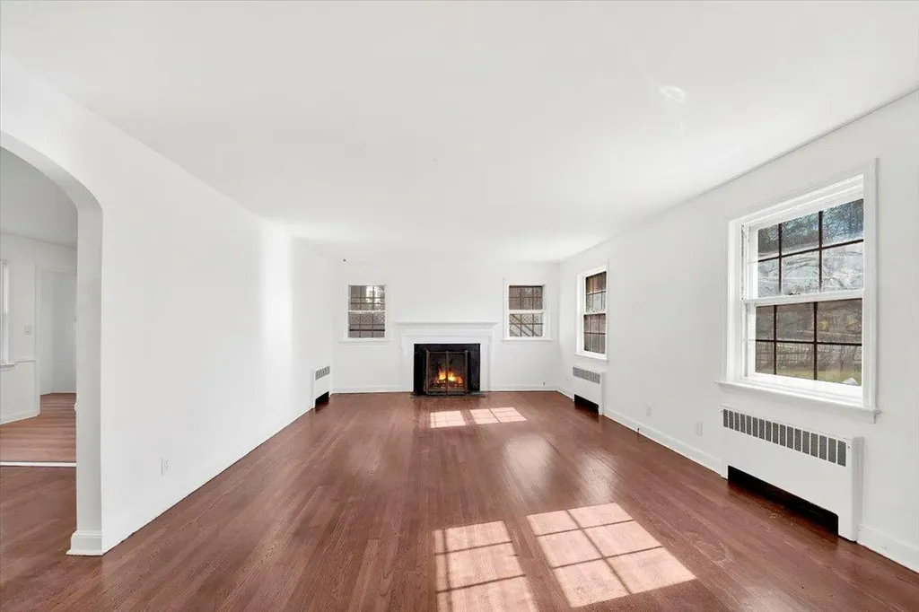 215 Grove Street Mount Kisco NY 10549