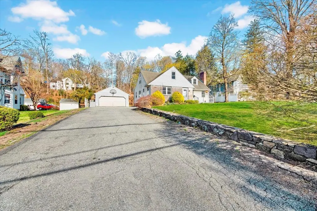 215 Grove Street Mount Kisco NY 10549