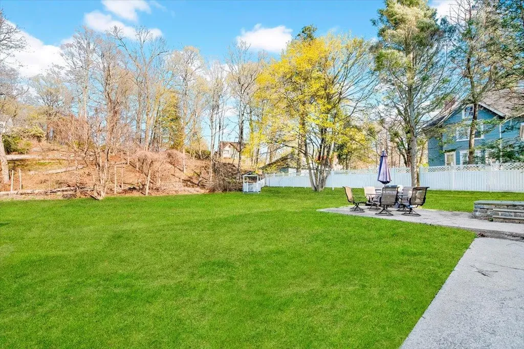 215 Grove Street Mount Kisco NY 10549