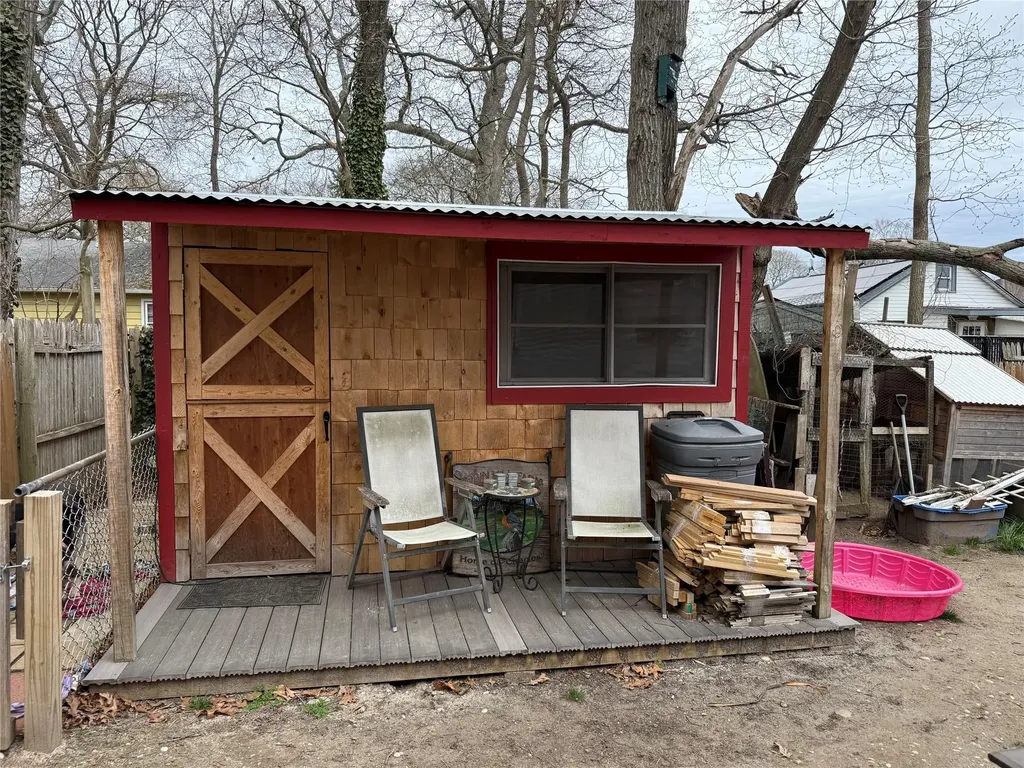 9 Montgomery Avenue Mastic NY 11950