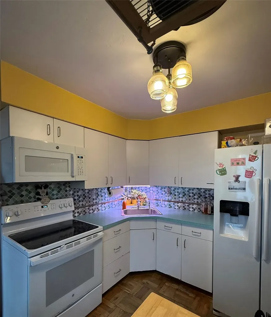 9 Montgomery Avenue Mastic NY 11950
