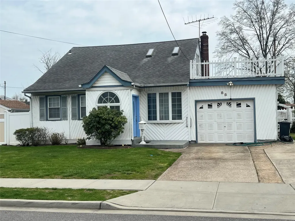 88 Jedwood Place Valley Stream NY 11581