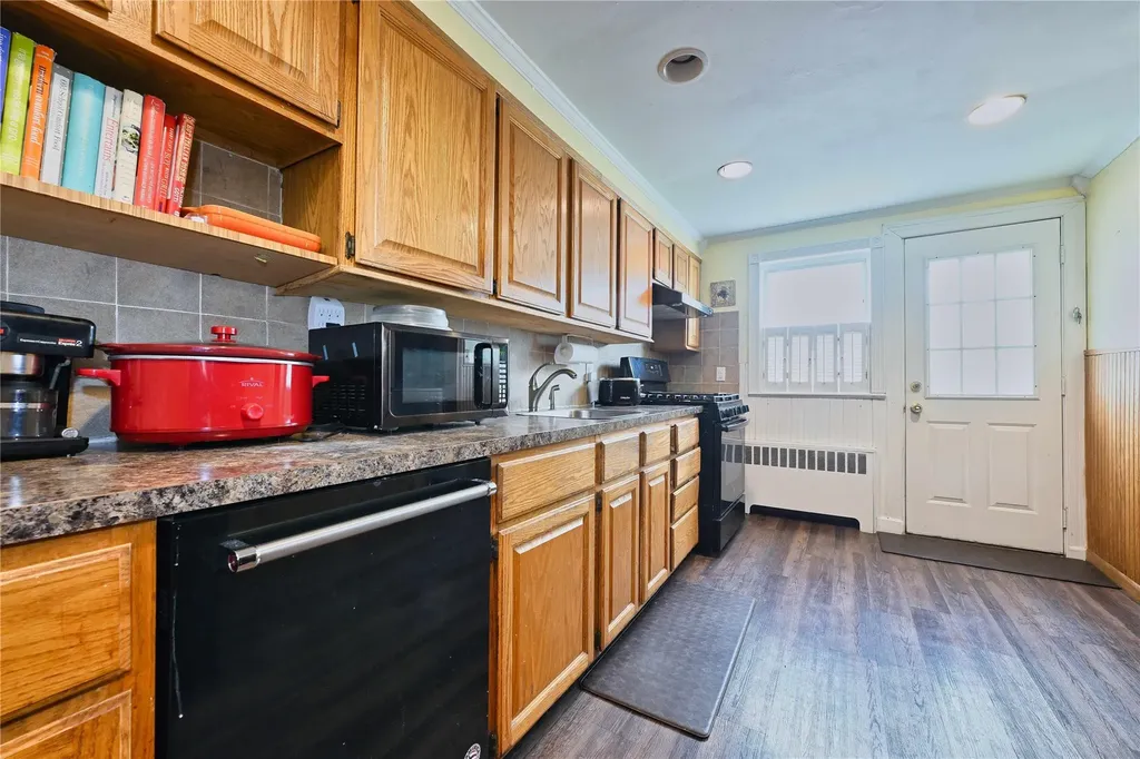 88 Jedwood Place Valley Stream NY 11581
